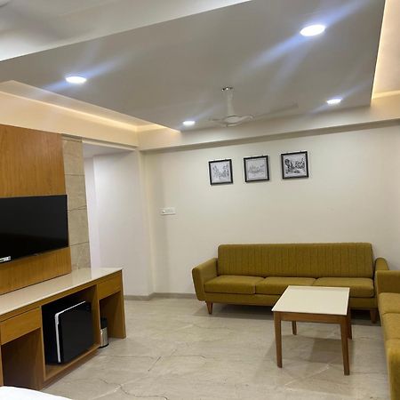 Hotel Flourish International Ahmedabad Exterior foto
