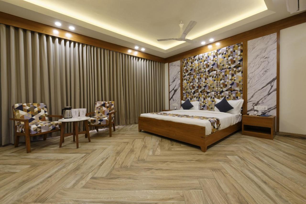 Hotel Flourish International Ahmedabad Exterior foto