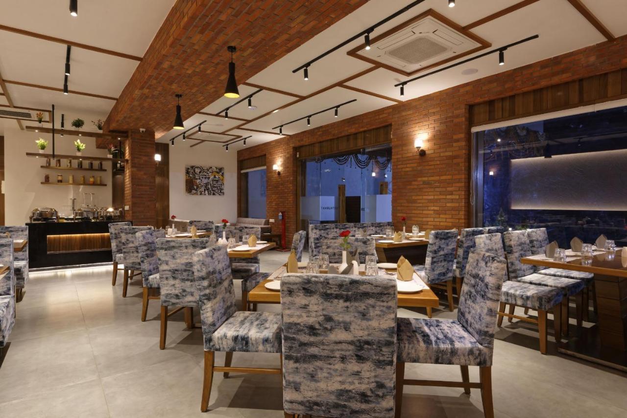 Hotel Flourish International Ahmedabad Exterior foto