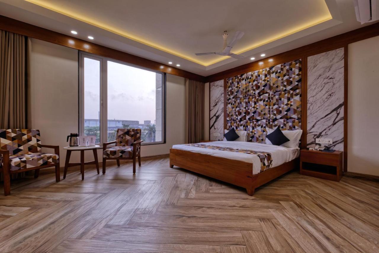 Hotel Flourish International Ahmedabad Exterior foto