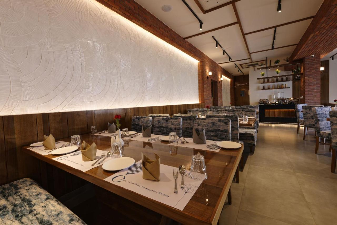 Hotel Flourish International Ahmedabad Exterior foto