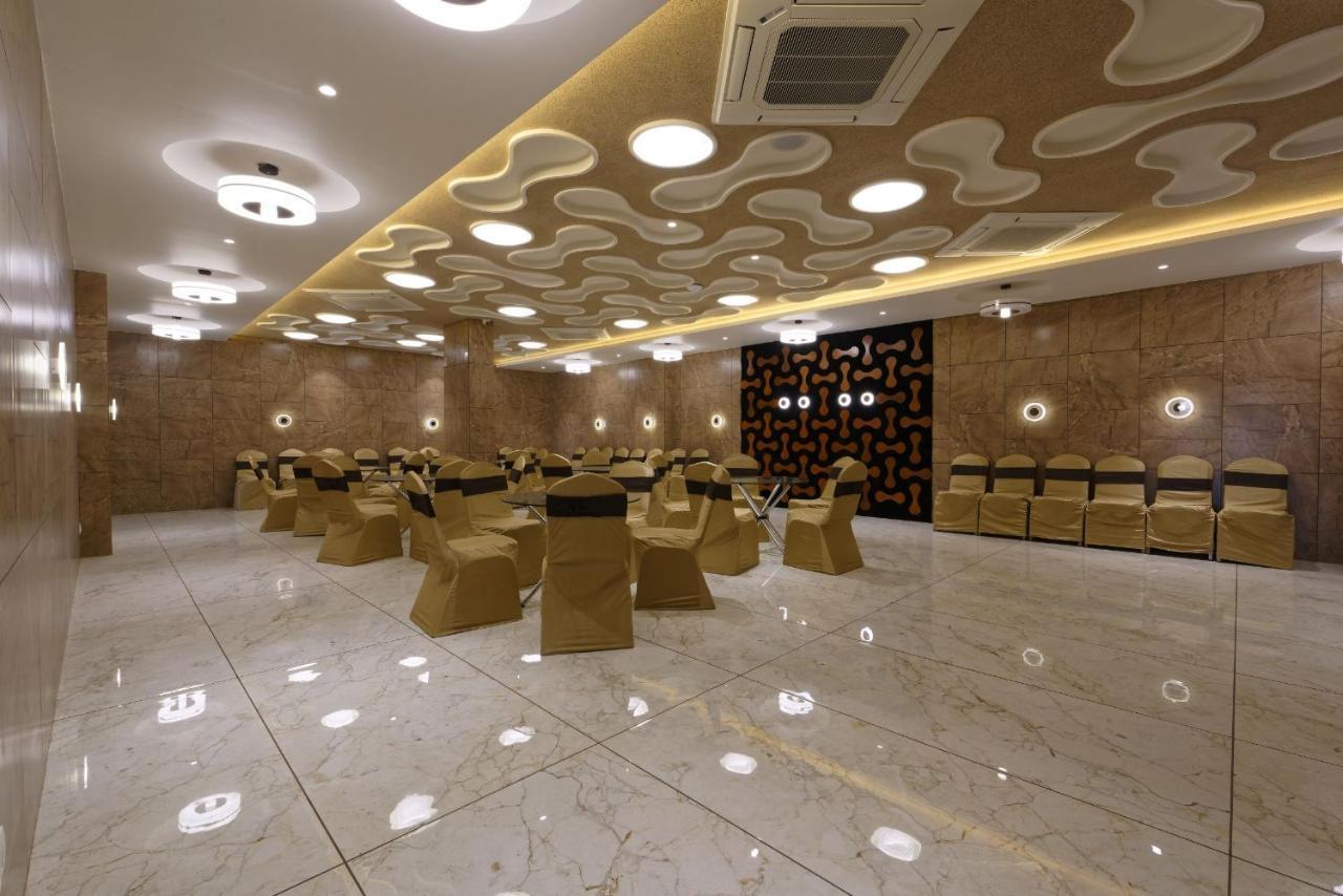 Hotel Flourish International Ahmedabad Exterior foto