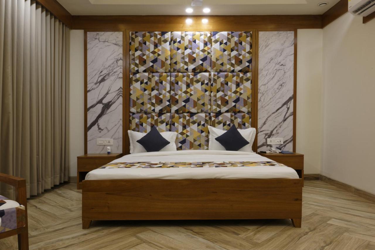 Hotel Flourish International Ahmedabad Exterior foto