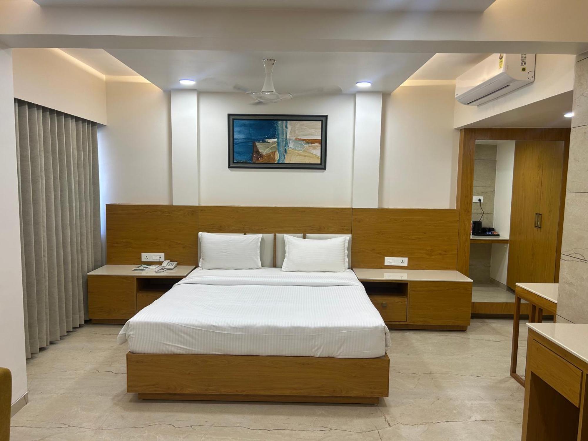 Hotel Flourish International Ahmedabad Exterior foto
