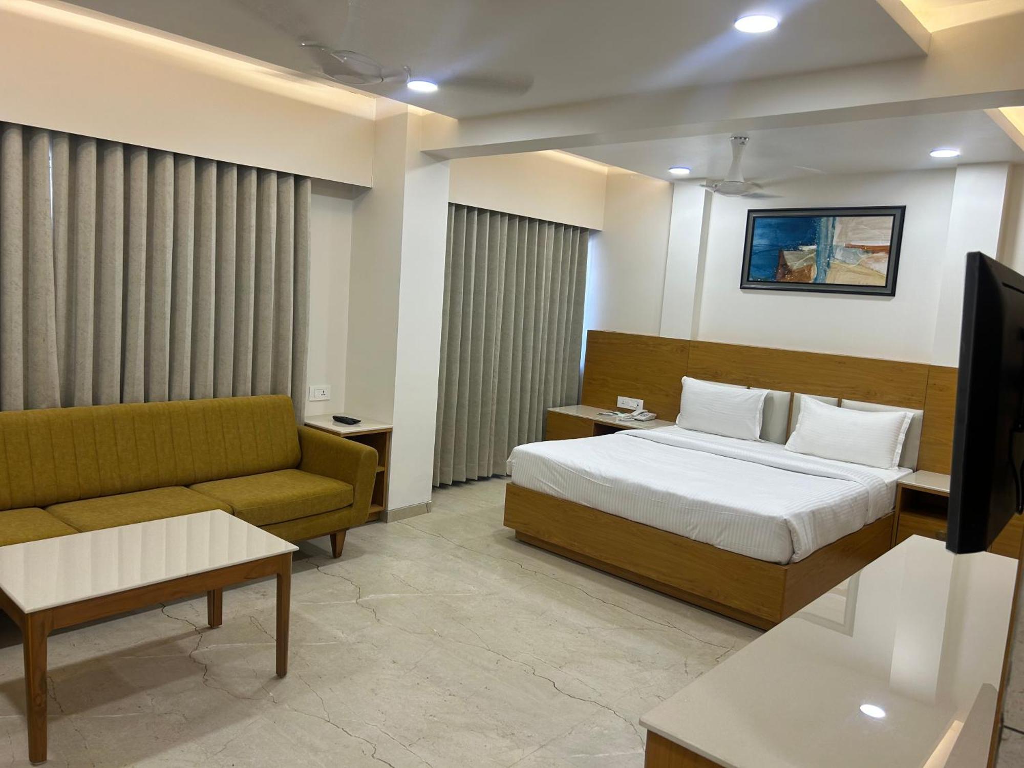 Hotel Flourish International Ahmedabad Exterior foto
